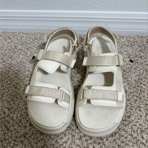 Nike Air Rift Sandals - Cream and Tan